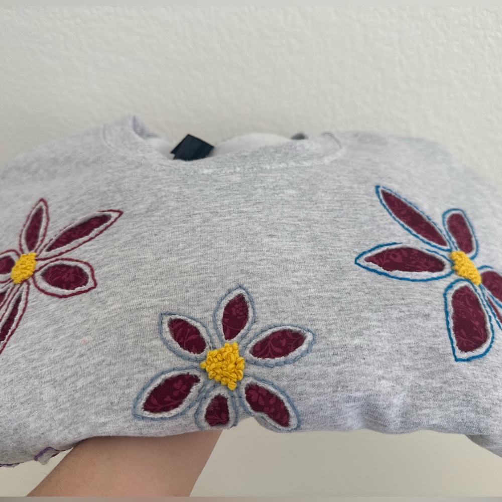 Boho Cottagecore Hand Embroidered Floral Sweatshirt One of a Kind Women’s L - Picture 8 of 10